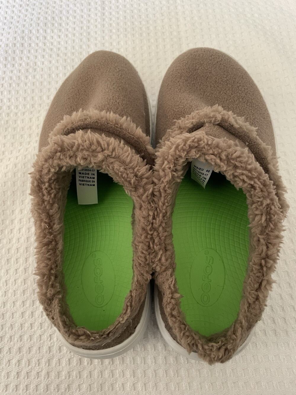 OOFOS OOcoozie Low Recovery Shoe White Chestnut Womens Size 9 Slip On Comfort